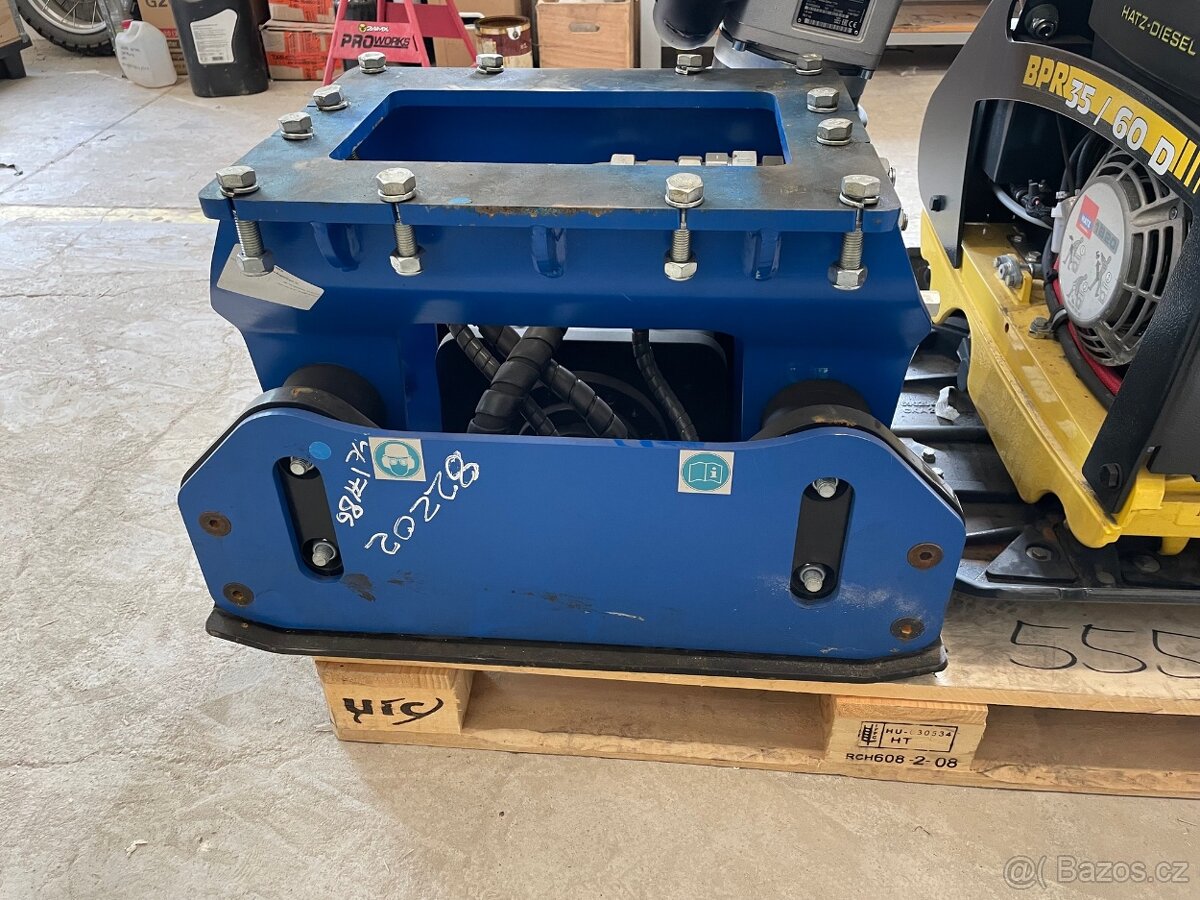 Vibrační deska na bagr Auger Torque 4-8 tun