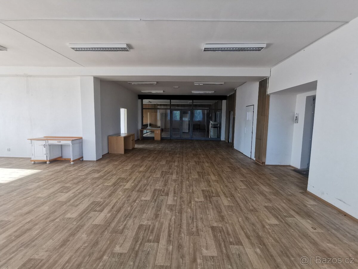 Sklad, dilna 290 m2