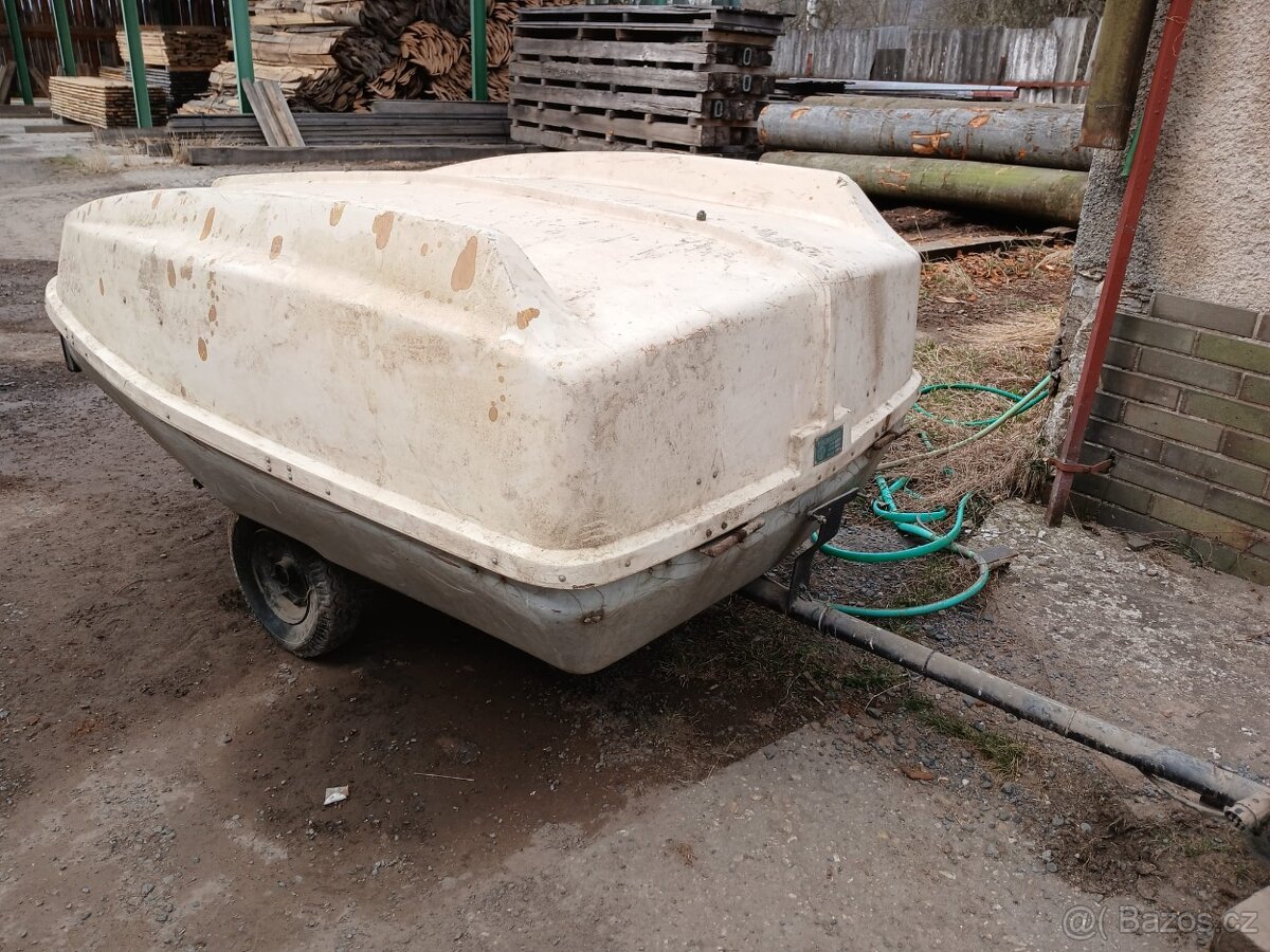 Kempovací přívěs za auto r.v. 1970
