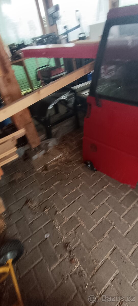 VW T4 Zadní dveře - křídla