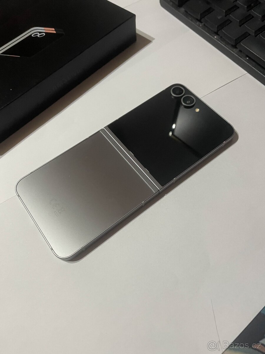 Samsung Galaxy Z Flip 6