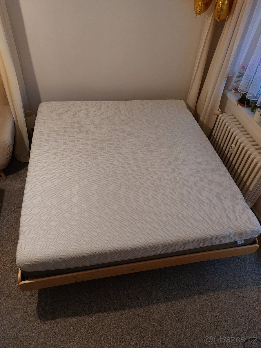 Skopná postel s matrací