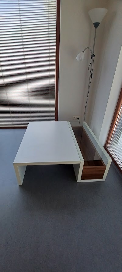 Konferenční stolek