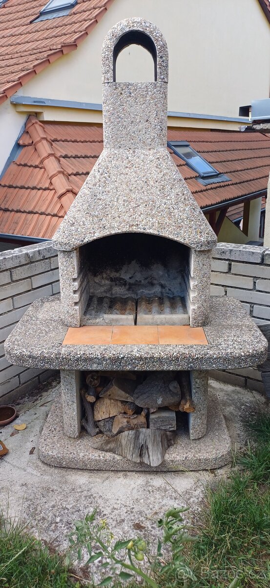 betonový zahradní gril