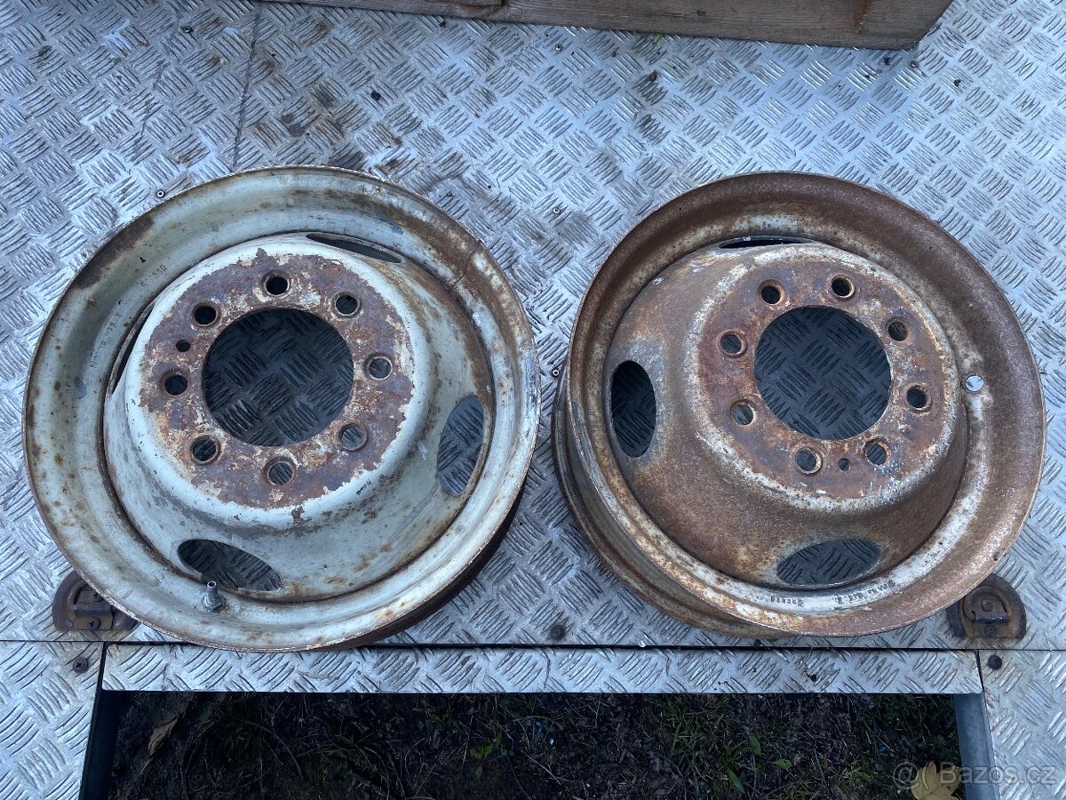 2 kusy disků 16,5” 8x165,1