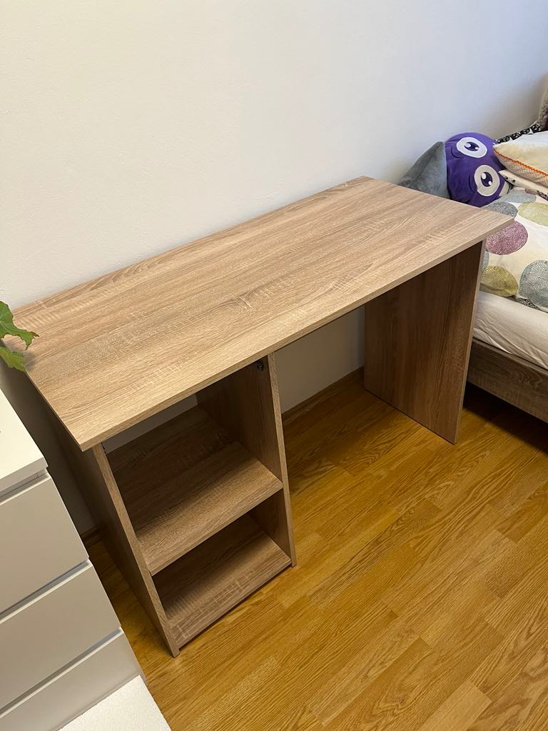Psací stůl