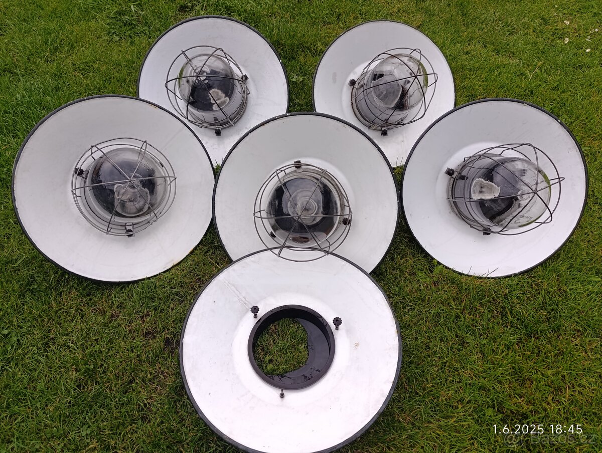 Průmyslové světllo industrialní lampa