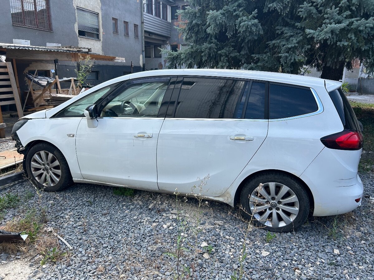 Opel Zafira na ND
