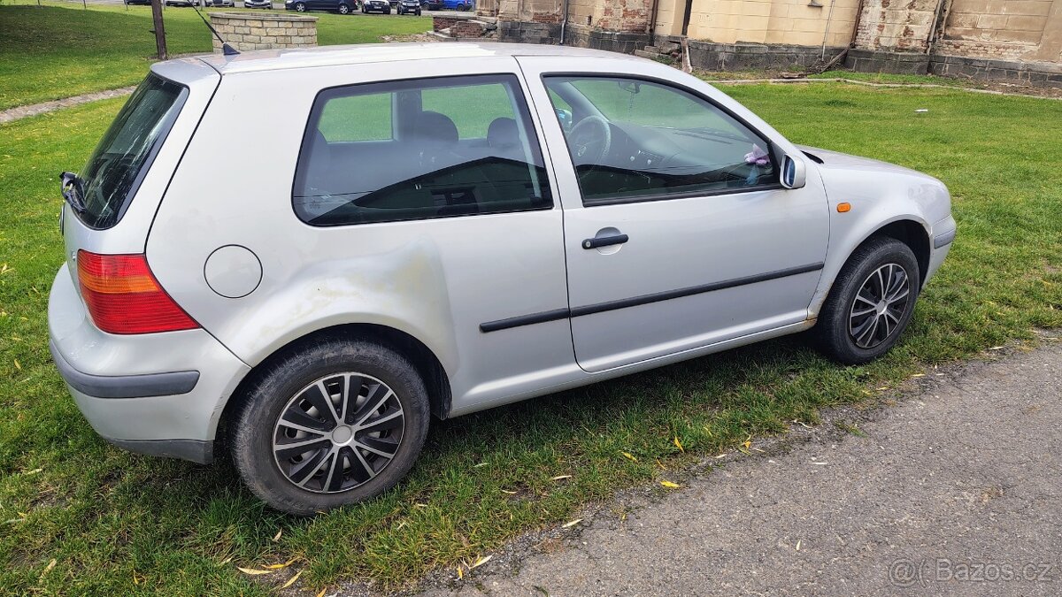 Volkswagen golf 1.6 benzin