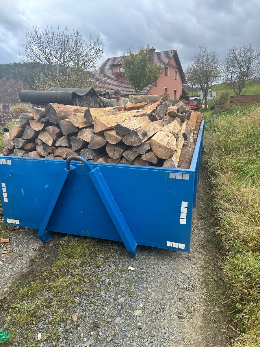 Suché palivové dřevo
