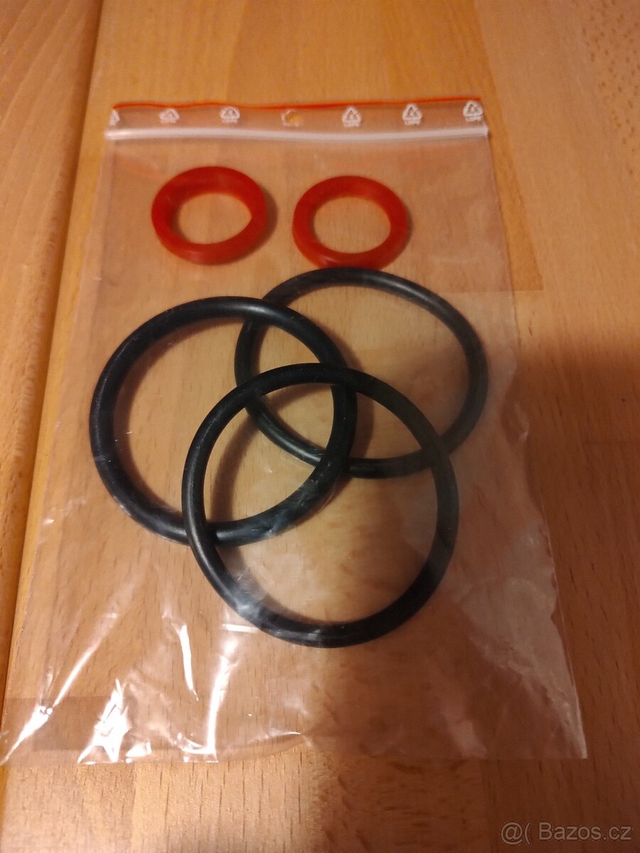 Štípač dříví 8 tun – sada těsnění