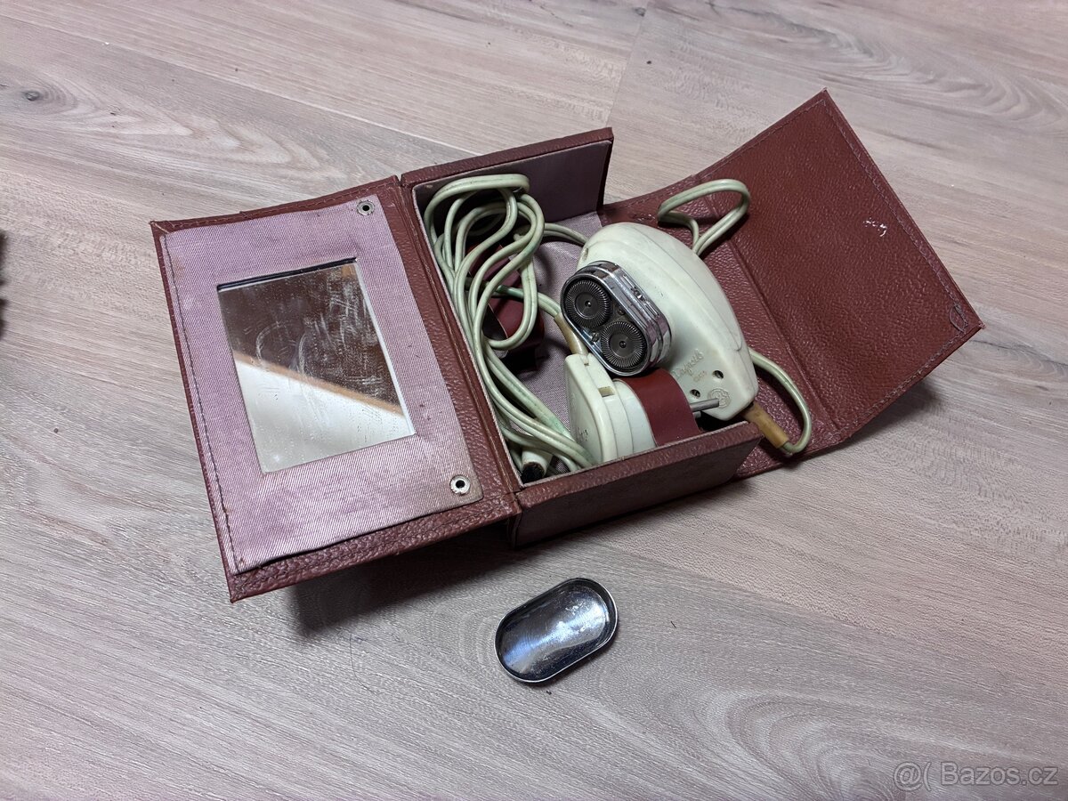 Holící strojek - retro