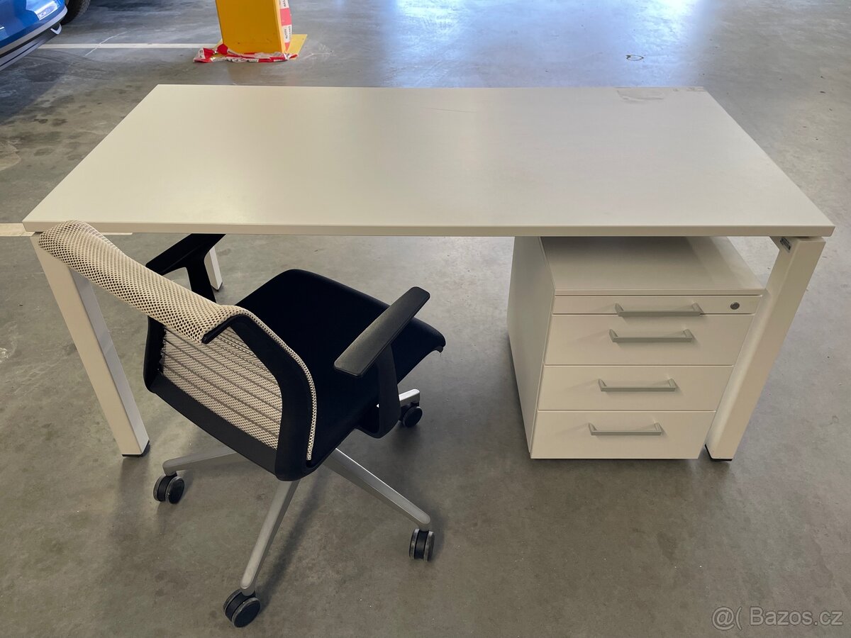 Kancelářské místo Steelcase