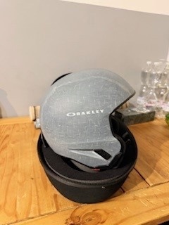 Lyžařská helma OAKLEY ARC5 PRO Stone Gray - 2022/23