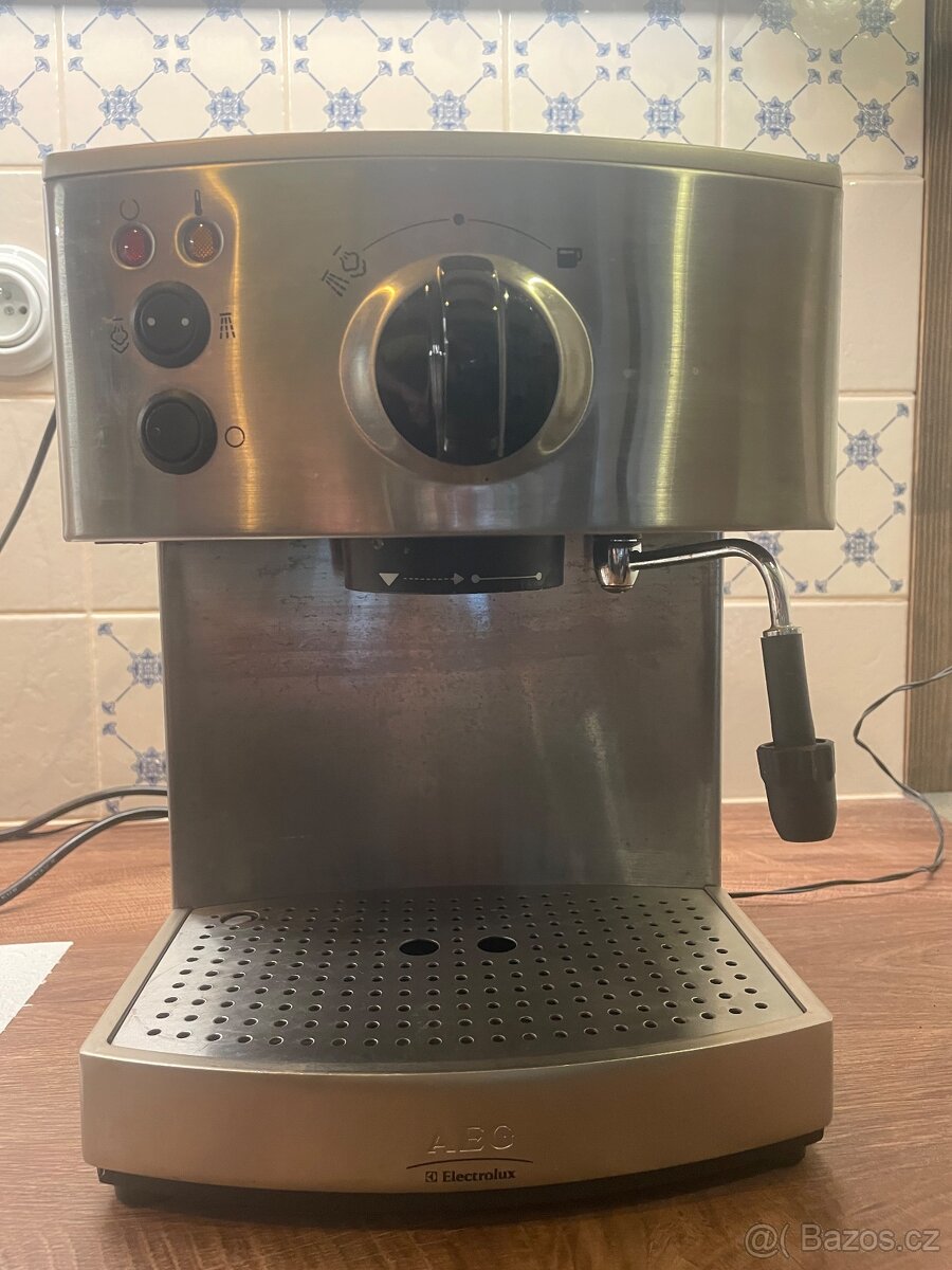 Kávovar pákový, Elektrolux-Aeg