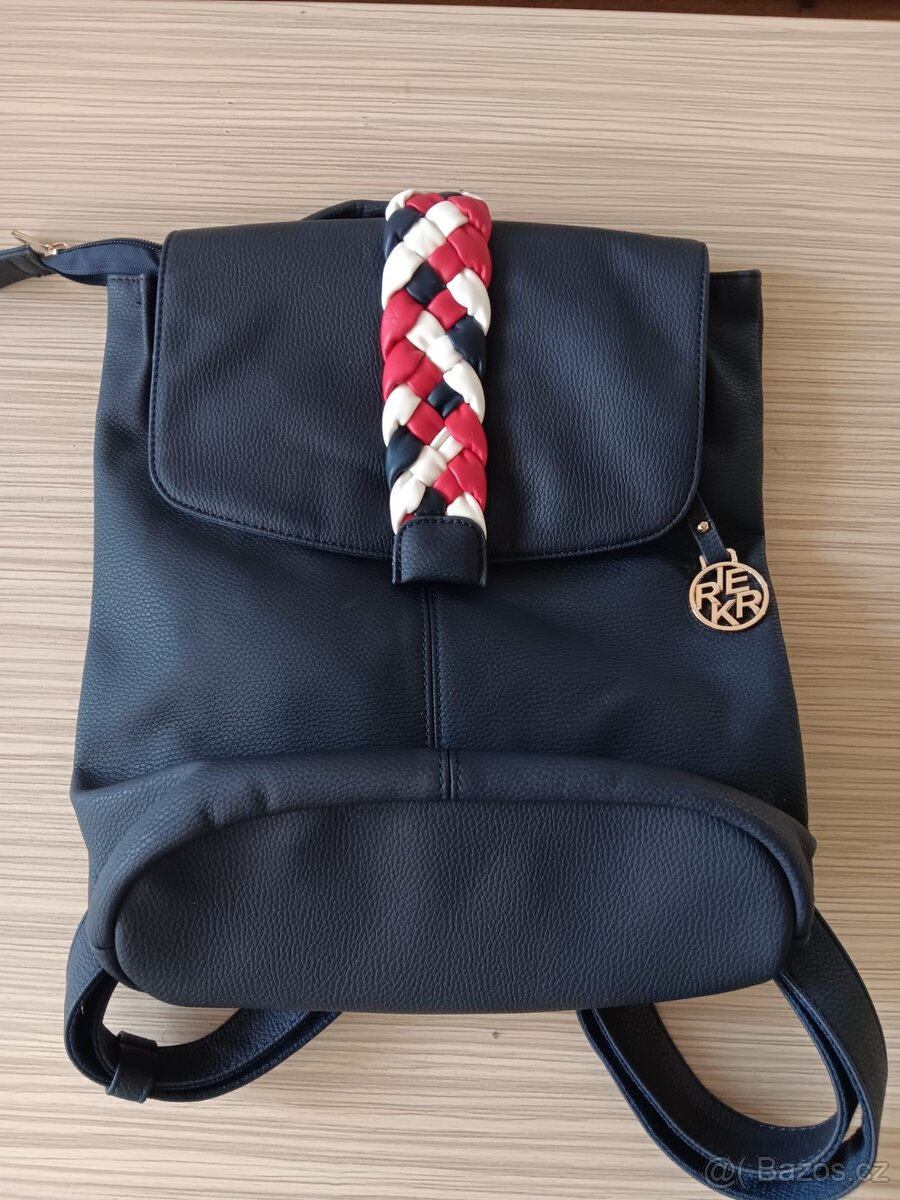 Elegantní dámský batoh