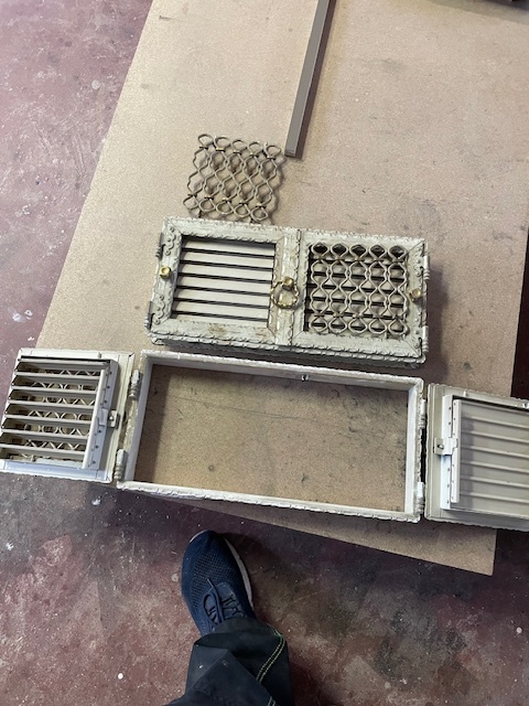 mřížka pro kachlové kamna