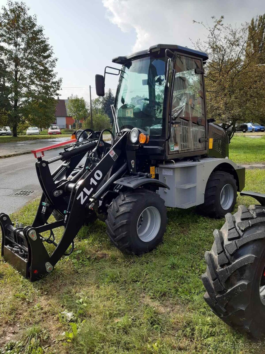 Čelní kolový nakladač ZL10,