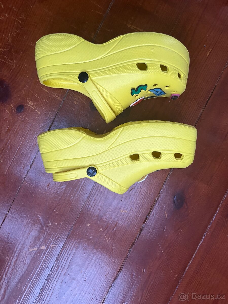 Nove crocsy sinsay pltforma