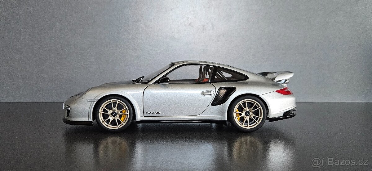 Autoart Porsche 911 (977) GT2 RS
