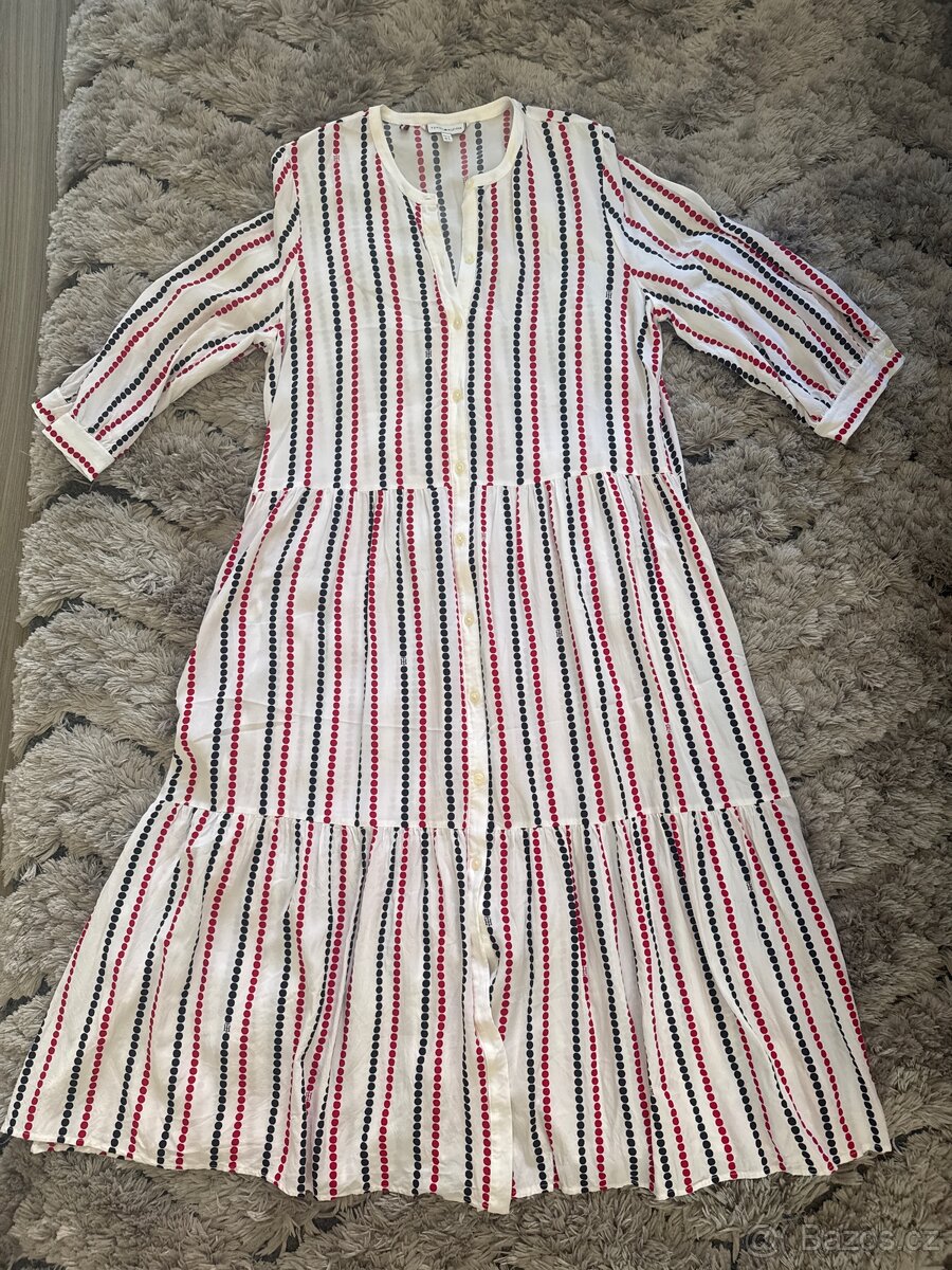 Krásné šaty v midi délce Tommy Hilfiger vel 40