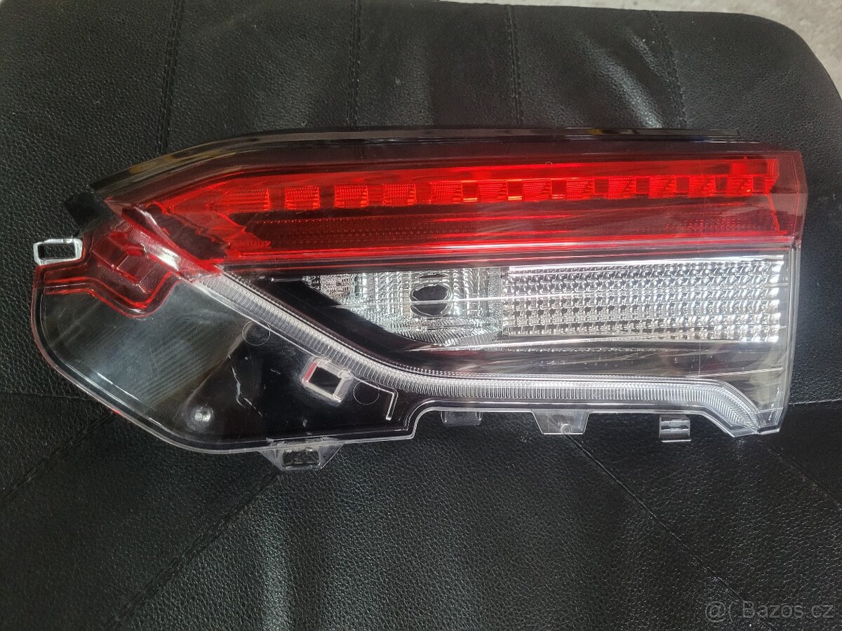zadní světlo bez objímky P Toyota RAV4 12/2018