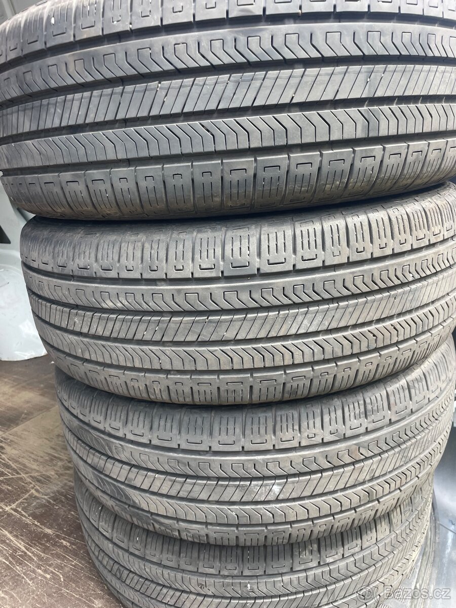 Prodam Continentel 215/60r17
