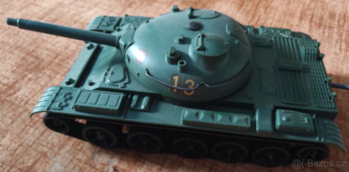 Retro hračka tank PANZER T62