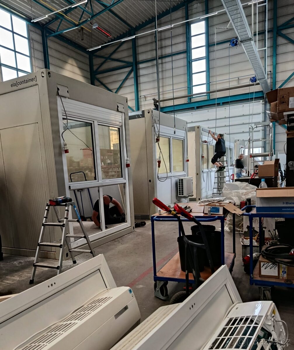 Německo-U Mnichova, POMOCNÝ MONTÉR a POMOCNÝ ELEKTRIKÁŘ