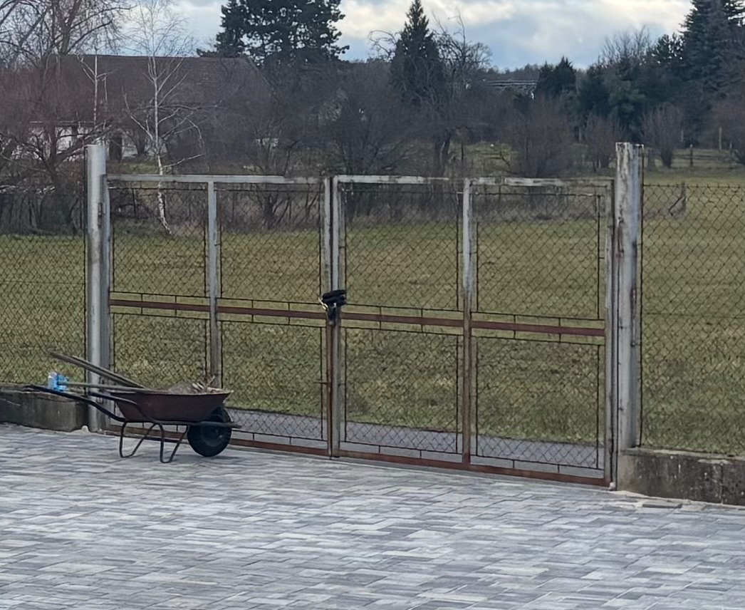 Vrata dvoukřídlá 4,5 m