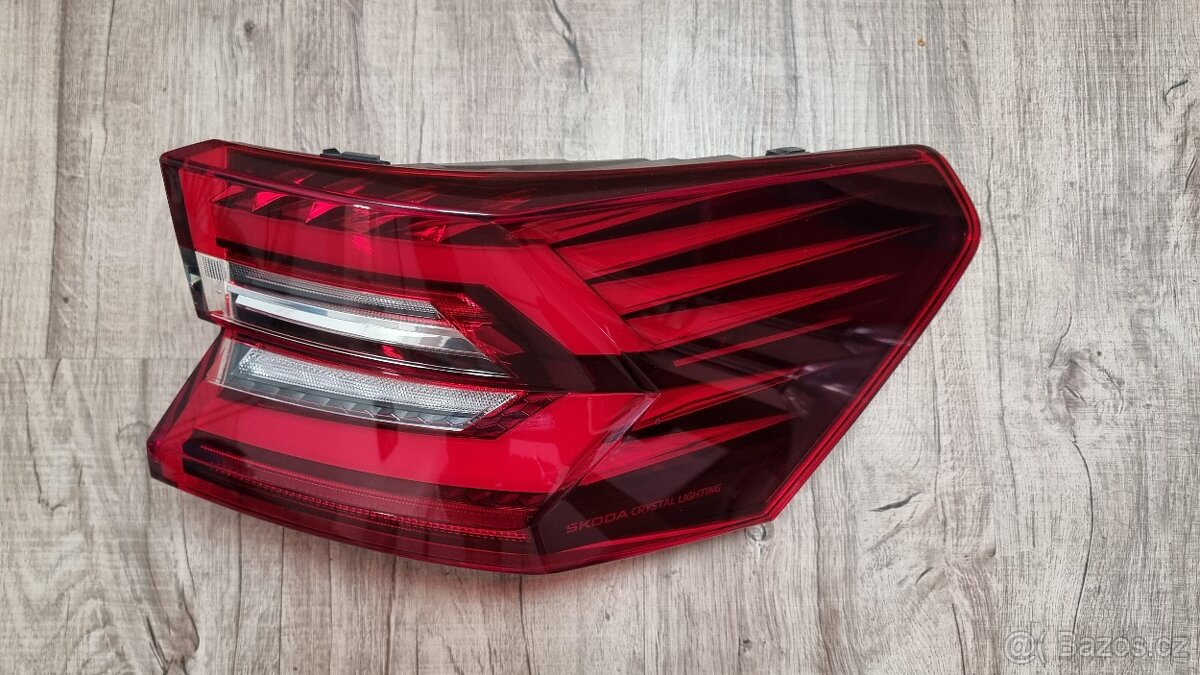 Škoda Kodiaq II, 57H945208 světlo pravý LED