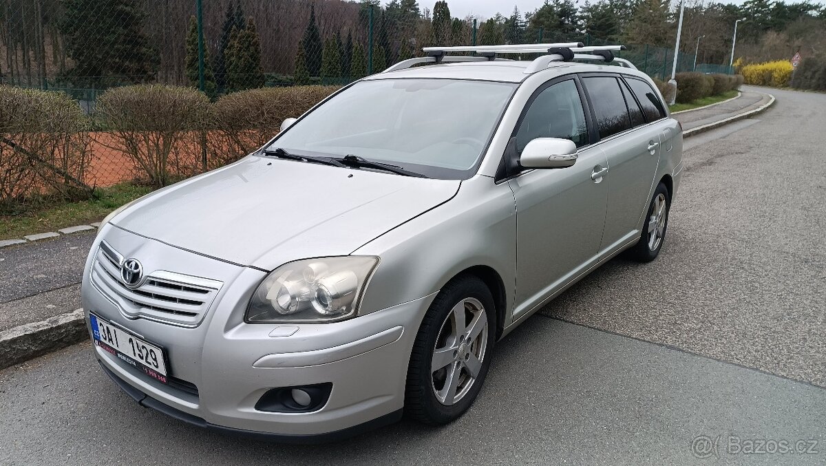 Toyota Avensis kombi T25 2.2D-4D 110 kW, super cena