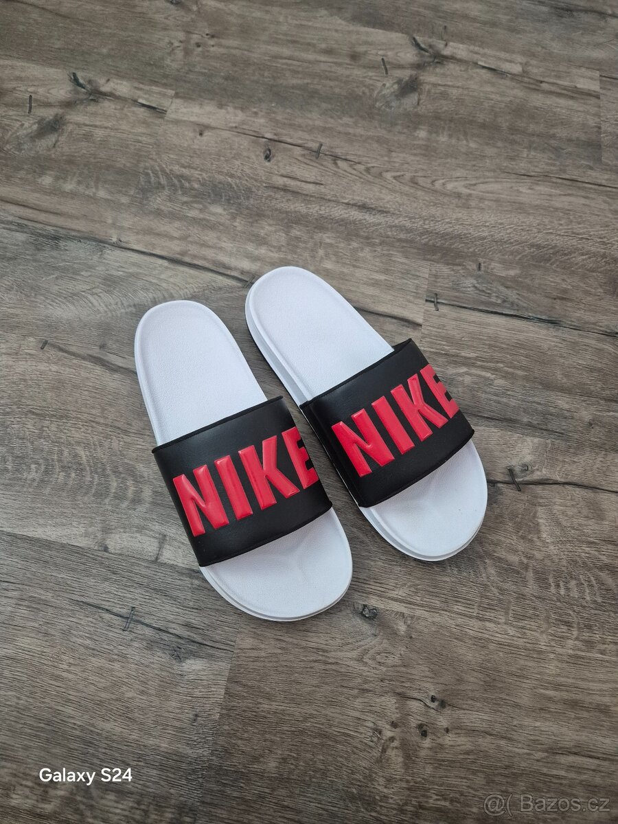 Pantofle Nike velikost 47,5