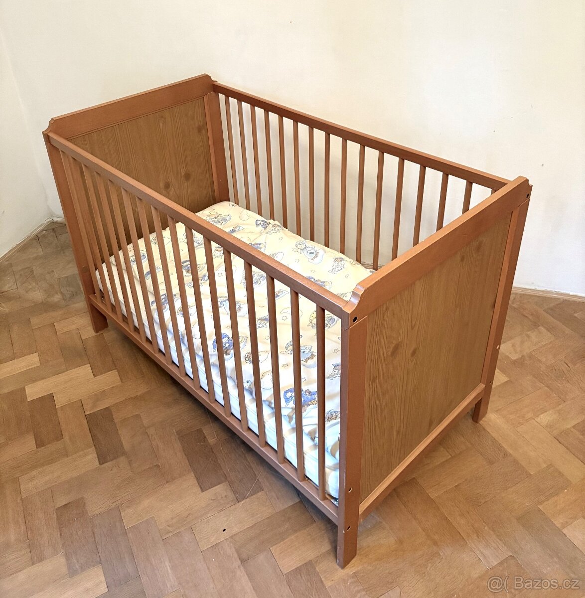 Dětská postýlka IKEA. Matrace, polštář, peřinka.