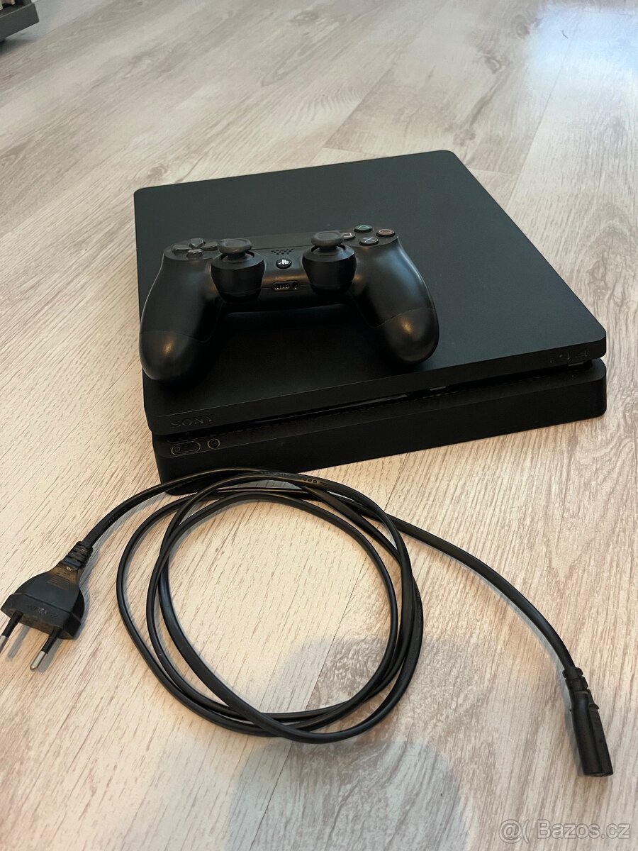 PS4 SLIM 861.4 GB
