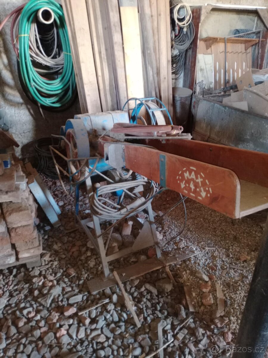 ŠROTOVAČ,ŘEZAČKA NA TRÁVU,NÁPRAVA NA VLEČKU,MALOTRAKTOR
