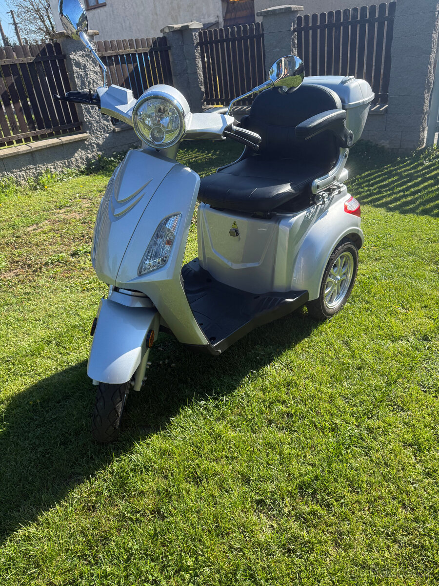 El. tříkolka bez řidičáku Bendi rok 2022