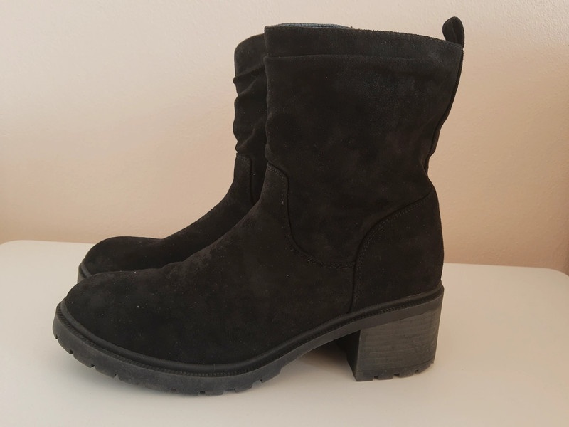 Dámské zimní kotníkové boty 41