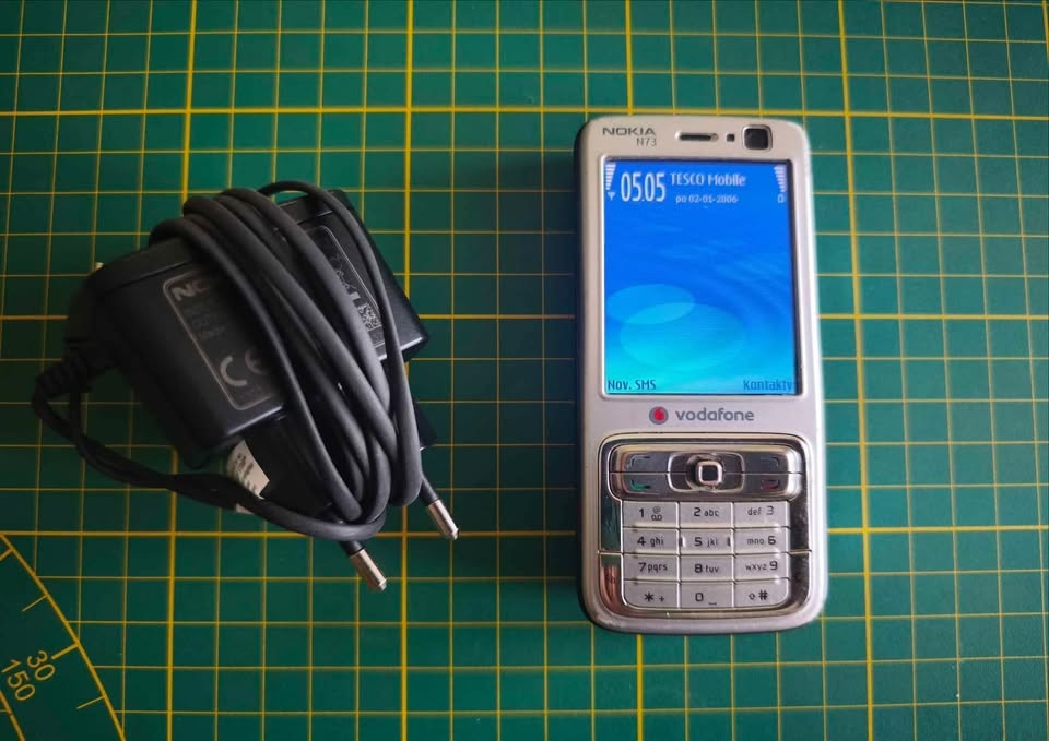 Nokia N73