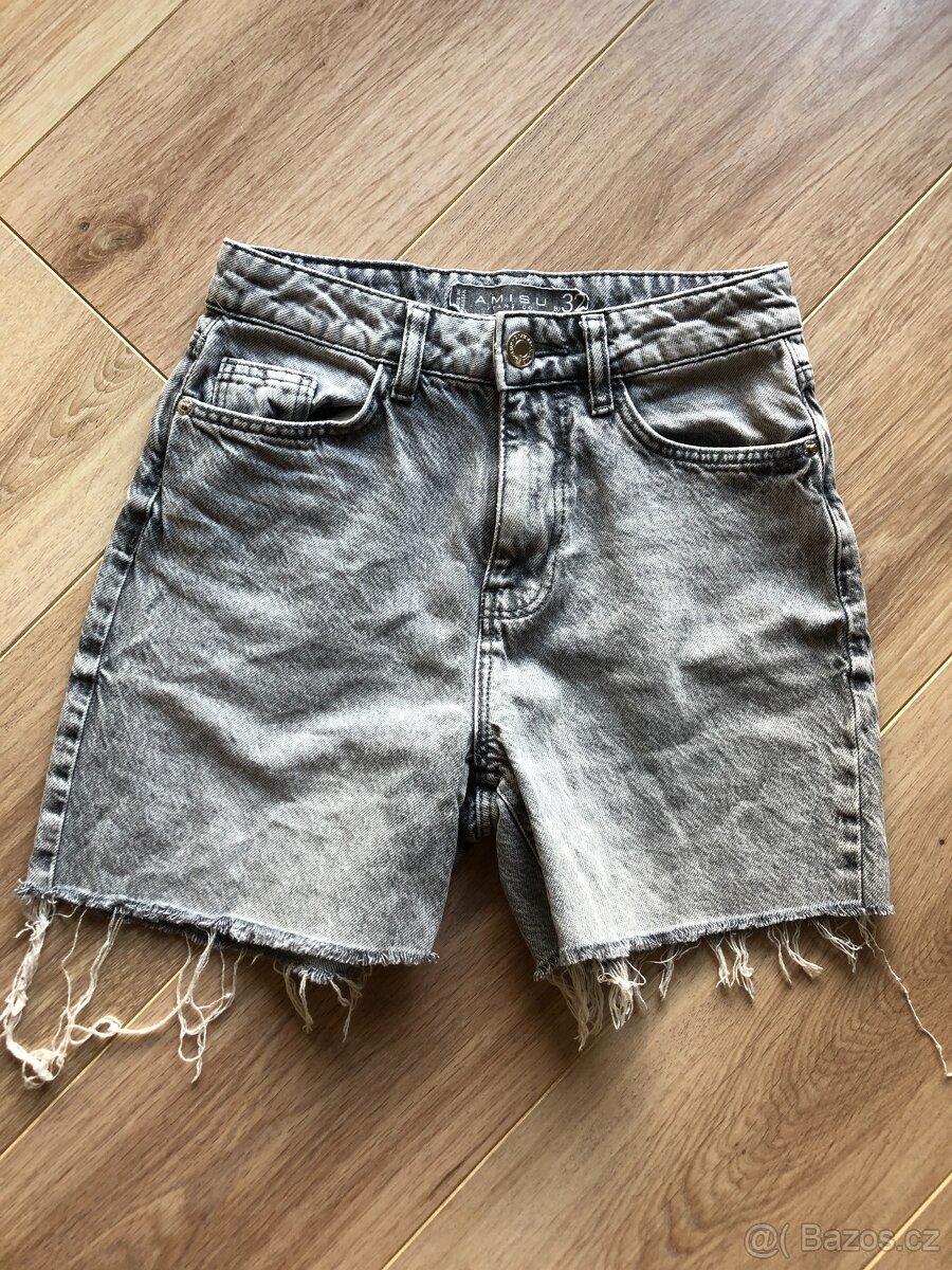 Kraťasy, velikost 32