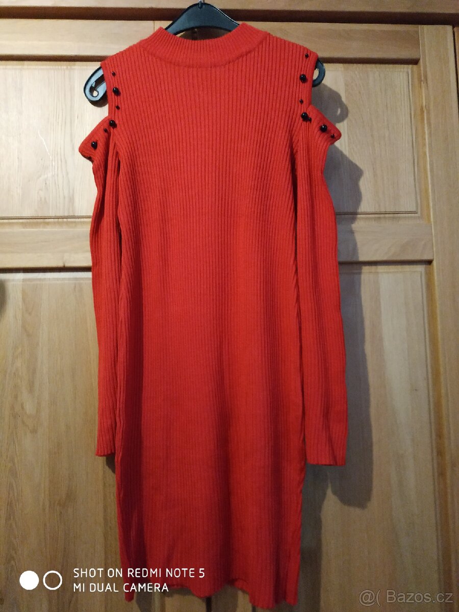 Pletené šaty