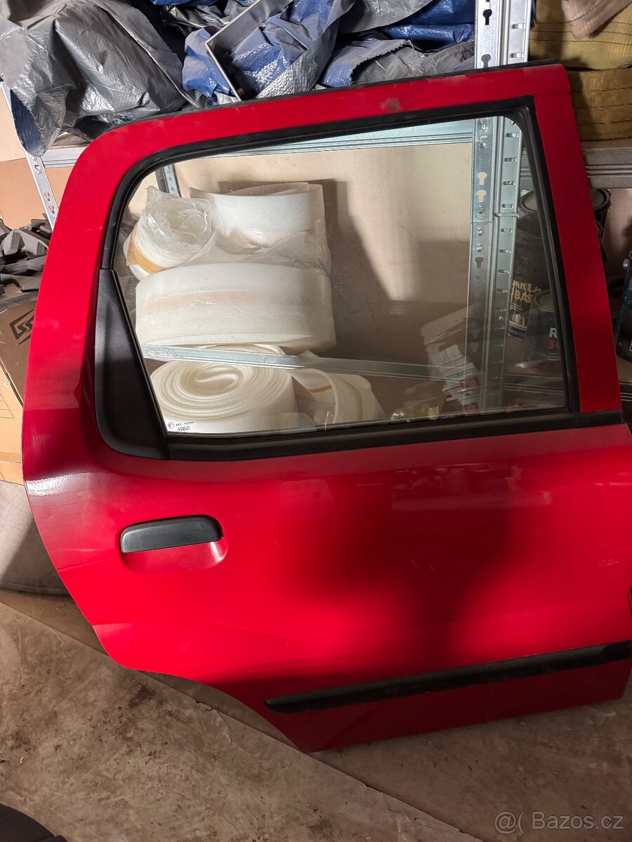 Pravé zadní dveře Suzuki IGNIS II MH 2003+/Subaru Justy G3