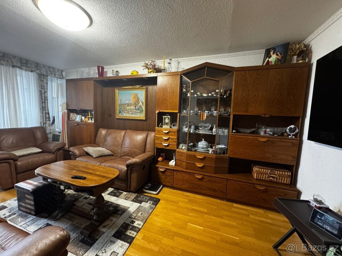 Obývací stěna masiv