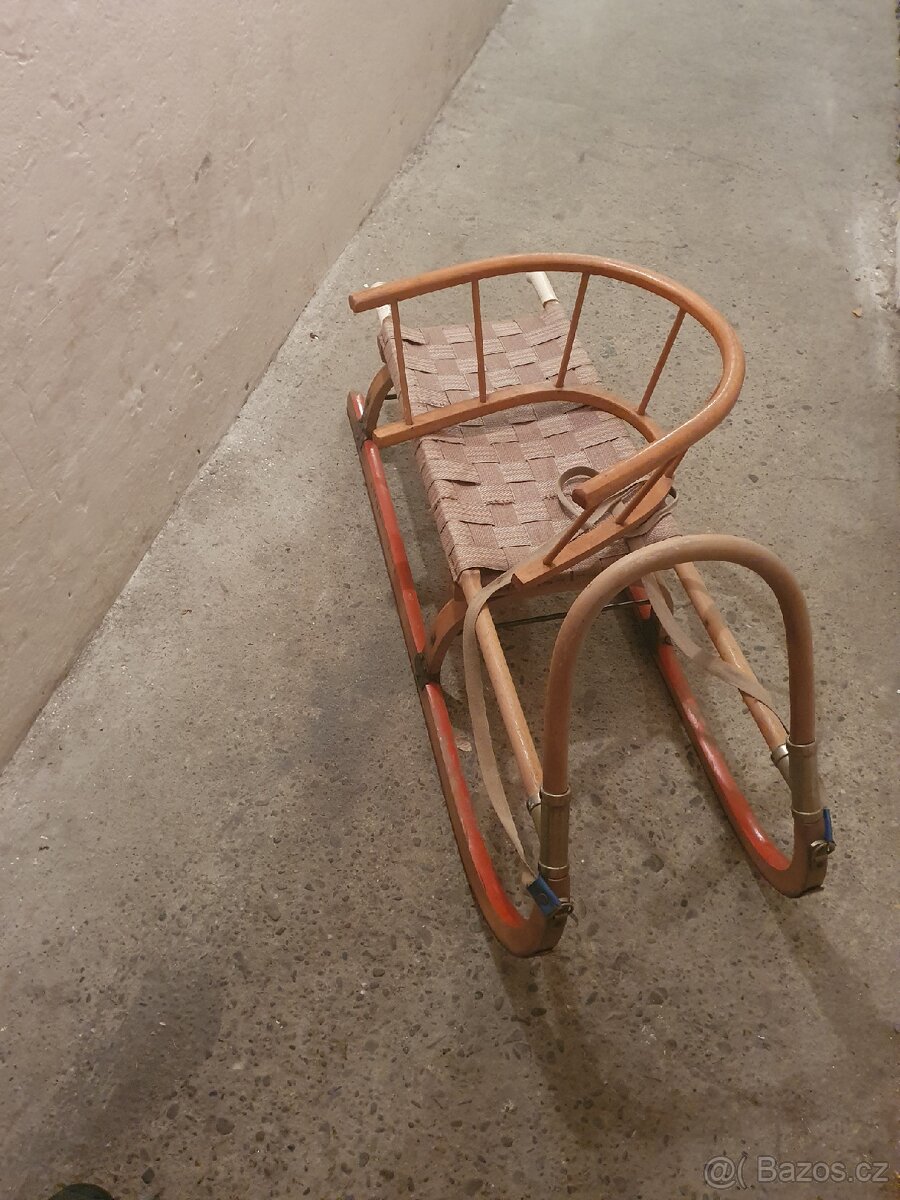 Dětskě sáňky