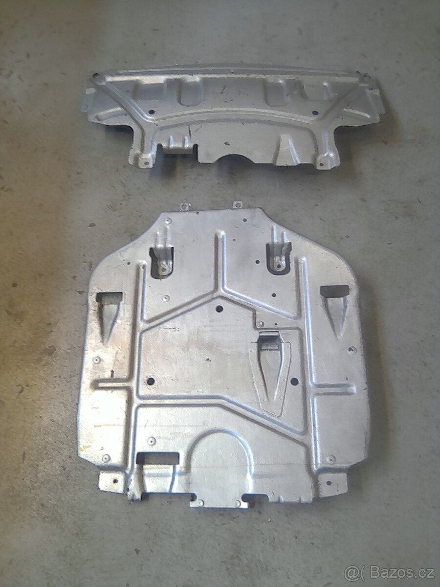 Krycí plechy pod motor: Mercedes GL420