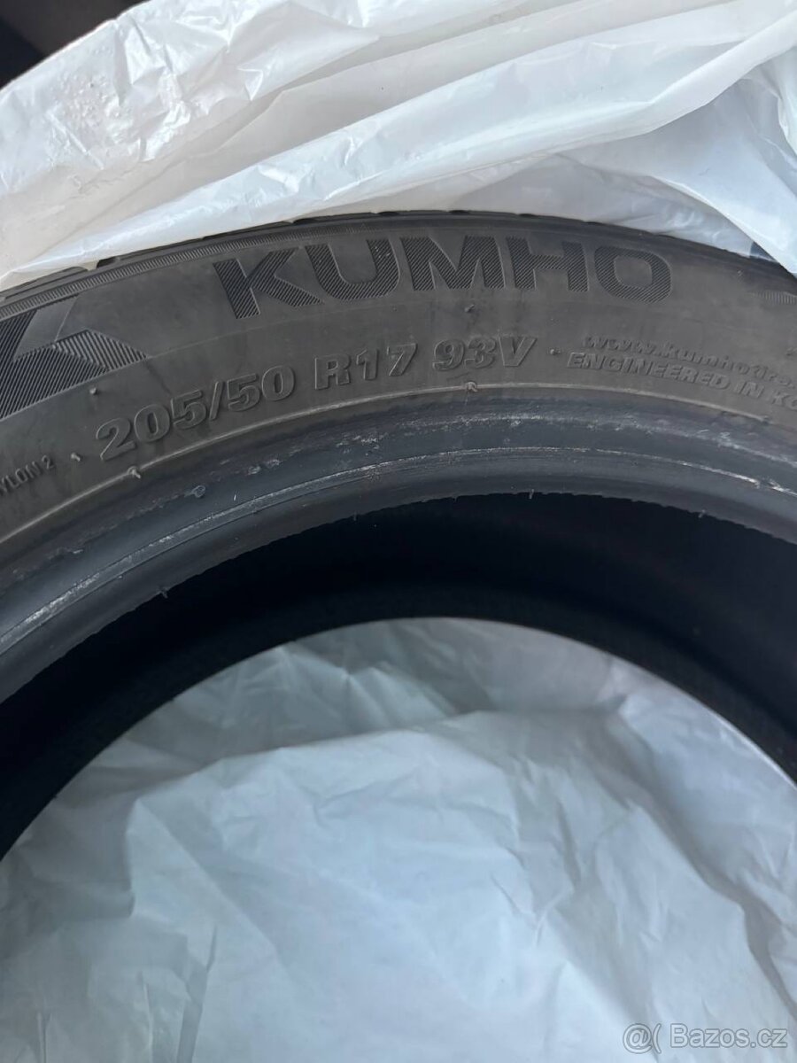 zimni pneu 205/50/17 kumho