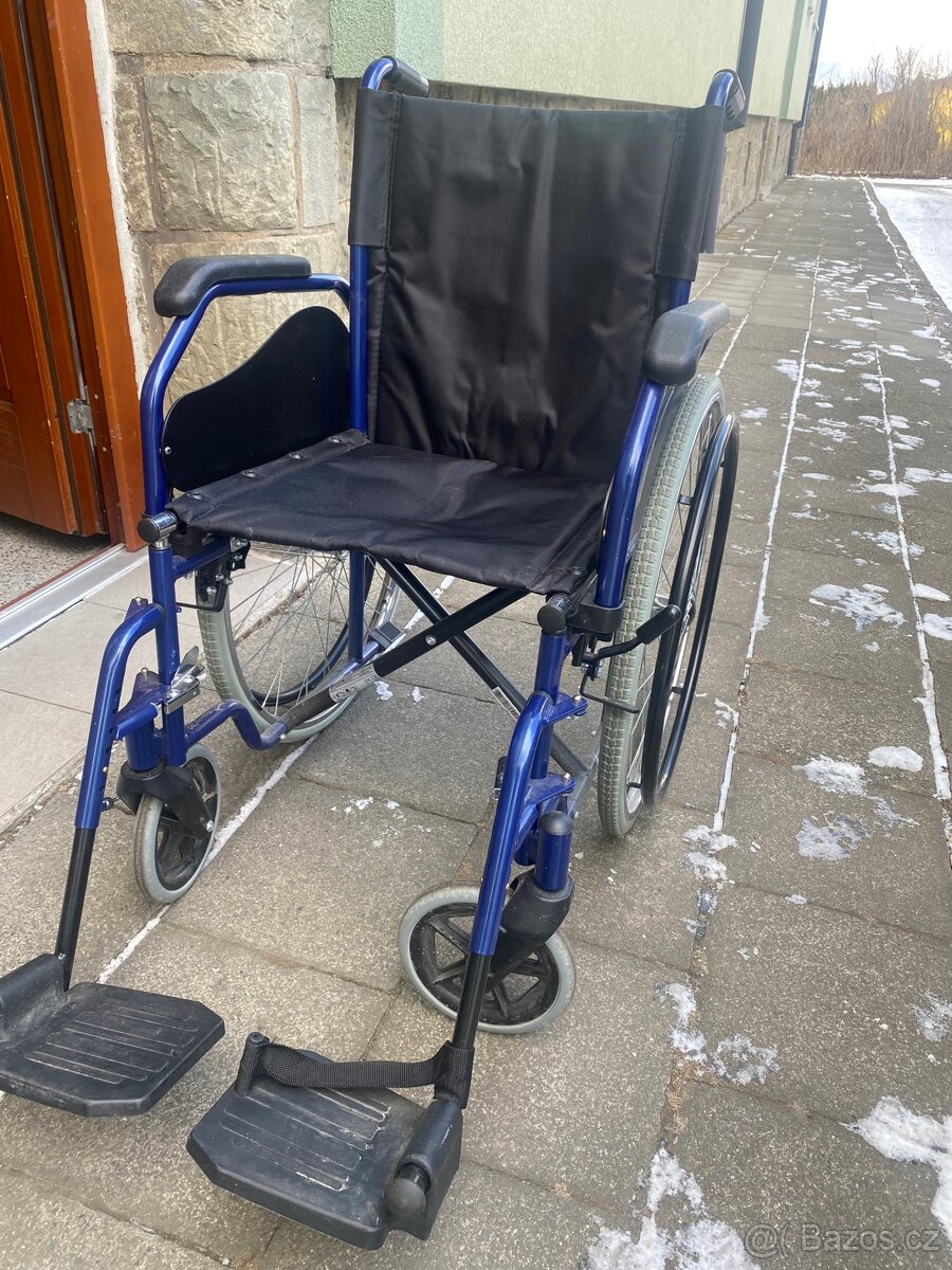 Invalidní vozík