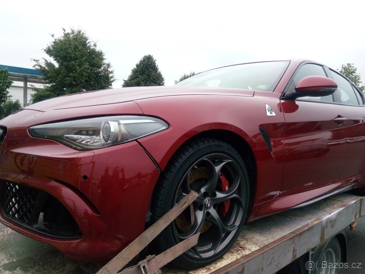 Alfa Romeo Giulia - DÍLY Z VOZU