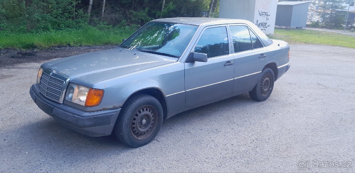 Mercedes w 124 E 230