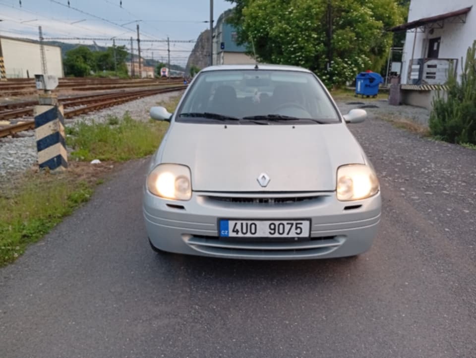 Renault thalia 1.4 MPI tažné zařízení málo najeto